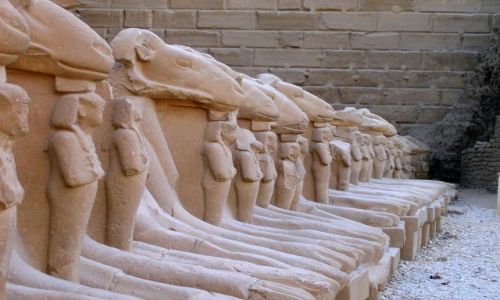 Zdjęcie EGIPT / Gorny Egipt / KARNAK Aleja kriosfinksow / Ocalone od zapomnienia