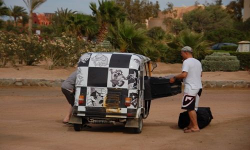 Zdjęcie EGIPT / - / El Gouna / Bagazowka.