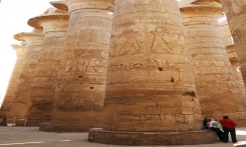 Zdjcie EGIPT / Grny Egipt / Karnak, witynia Amona-Re / Proporcje