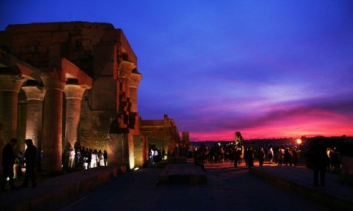 Zdjcie EGIPT / Wzdu Nilu / Kom Ombo / O zmroku