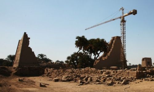 Zdjecie EGIPT /  Grny Egipt / Karnak, witynia Amona-Re / Rekonstrukcja wityni