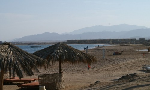 Zdjcie EGIPT / wybrzee morza Czerwonego / Hurghada / plaa o zachodzie soca
