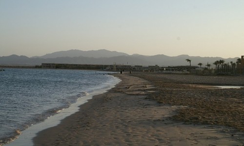 Zdjcie EGIPT / wybrzee morza Czerwonego / Hurghada / plaa o zachodzie soca