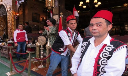 EGIPT / Afryka / Kair / cafe lord kelnerzy