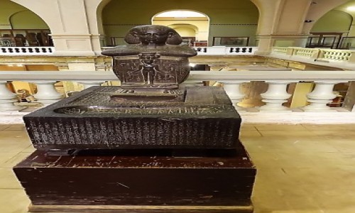 Zdjecie EGIPT / Kair / Kair - Muzeum Egipskie / Magiczny posg Ded Hora