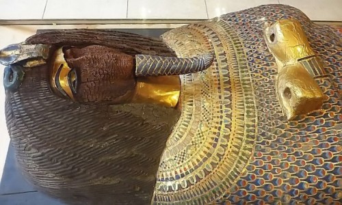 Zdjcie EGIPT / Kair / Kair - Muzeum Egipskie / trumna antropoidalna Echnatona
