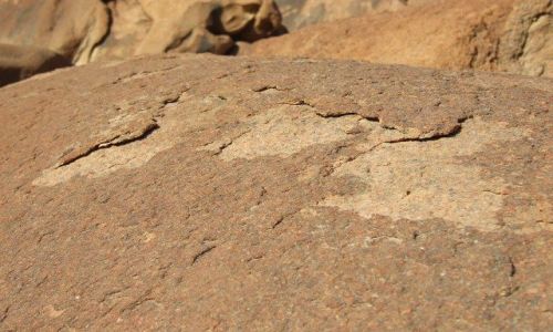 Zdj�cie EGIPT / P�wysep Synaj / Klasztor �w. Katarzyny / �uszcz�ca si� ska�a