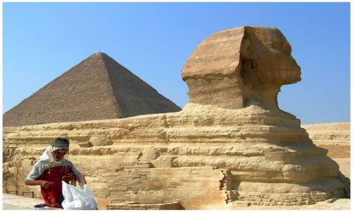 Zdjęcie EGIPT / Egipt północny / Giza,Kair / Sfinks i mała elegantka