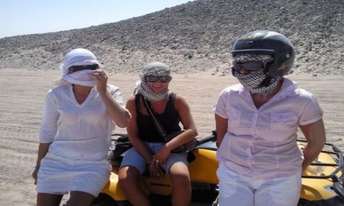Zdjecie EGIPT / Hurghada / Gdzieś na pustyni / Kobiety pustyni...:)
