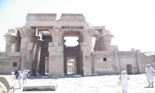Zdjecie EGIPT / Kom ombo / witynia / Staroytne miasto KOM OMBO - dom Sebeka 