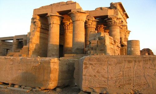 Zdjcie EGIPT / Grny Egipt / Kom Ombo / witynia Sobka