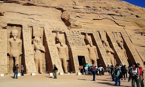 Zdjecie EGIPT / Grny Egipt / Abu Simbel / witynia Nefertari
