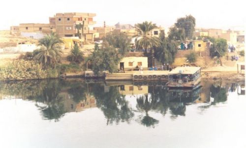 Zdjecie EGIPT / Między Luxorem a Aswan / Wybrzeże Nilu / Wioska nad Nilem