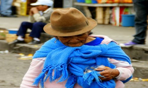 Zdjecie EKWADOR / Quito / Quito / Staruszka  