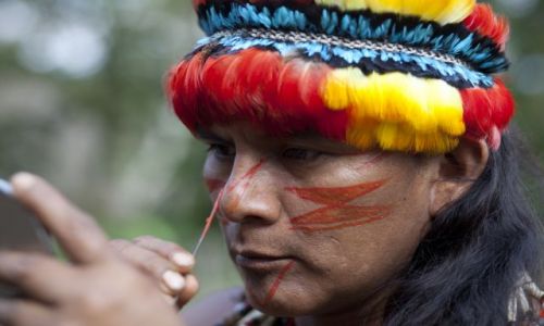 Zdjecie EKWADOR / Amazonia / Amazonia / Make up / Indianin Shuara