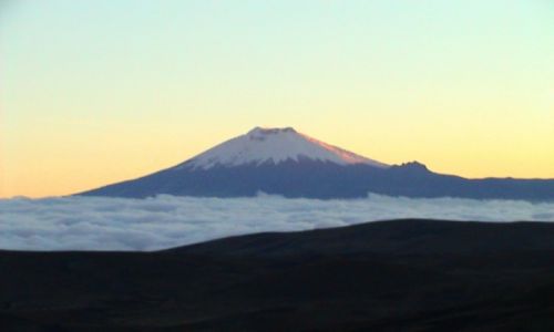 Zdjęcie EKWADOR / - / Quilotoa / Świt w Andach