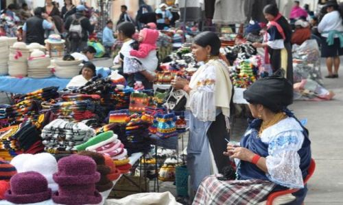 Zdjecie EKWADOR / Północny Ekwador / Otavalo / Targ w Otavalo