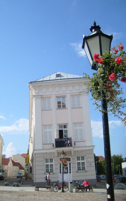 Zdjęcia: Tartu, Krzywy dom., ESTONIA Zdjęcia: Tartu, Krzywy dom., ESTONIA