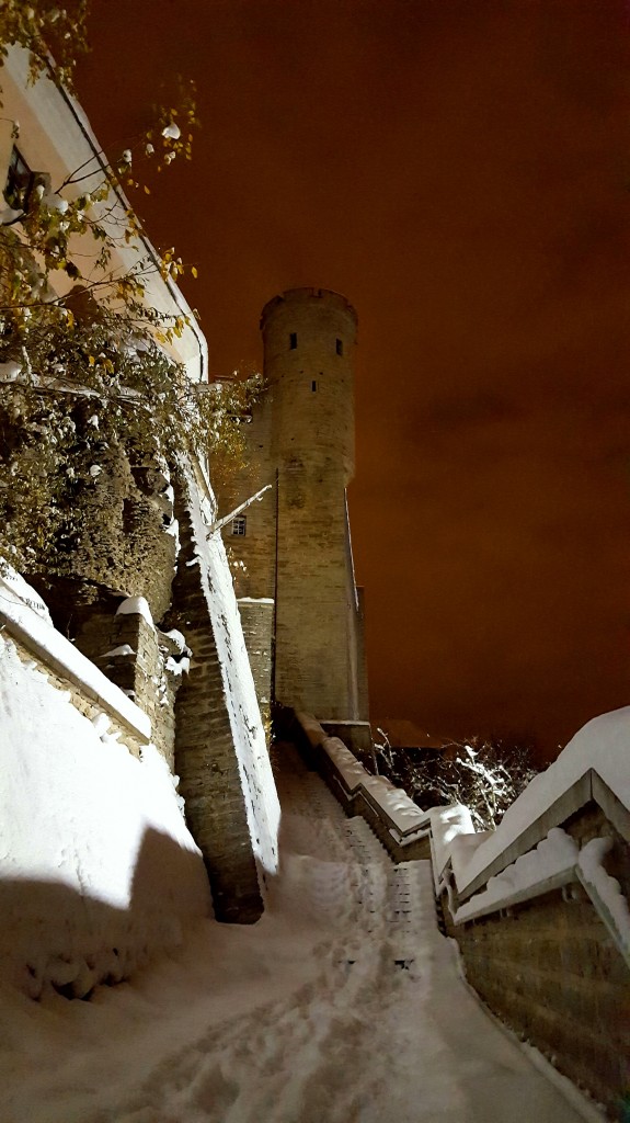 Zdjęcia: Tallinn, Harjumaa, Tallinn nocą - na murach miasta, ESTONIA Zdjęcia: Tallinn, Harjumaa, Tallinn nocą - na murach miasta, ESTONIA