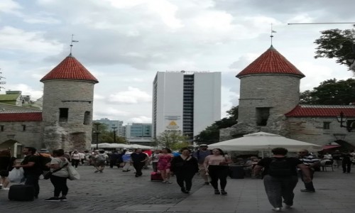 Zdjecie ESTONIA / - / Tallinn / Brama Viru Gate