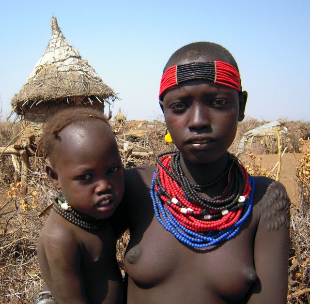 Zdjęcia: Wioska plemienia Dassanech nad rzeką Omo, Południowa Etiopia, Konkurs Twarze Świata, ETIOPIA Zdjęcia: Wioska plemienia Dassanech nad rzeką Omo, Południowa Etiopia, Konkurs Twarze Świata, ETIOPIA