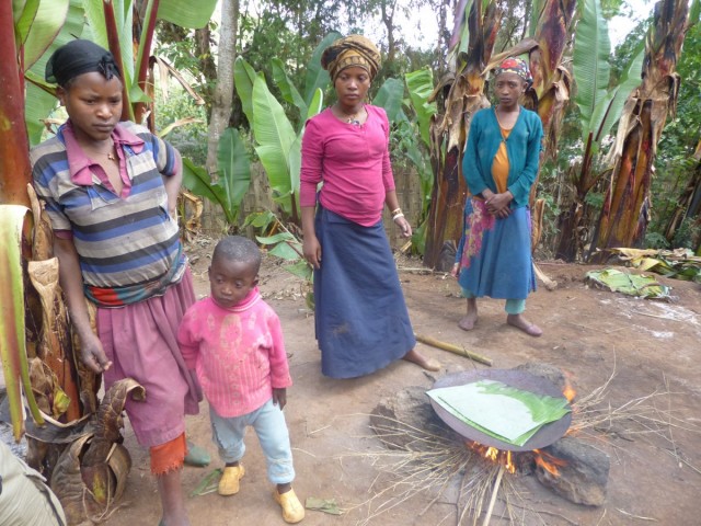 Zdj cia: Dorze, DOLINA OMO, Za chwil jemy placek, ETIOPIA