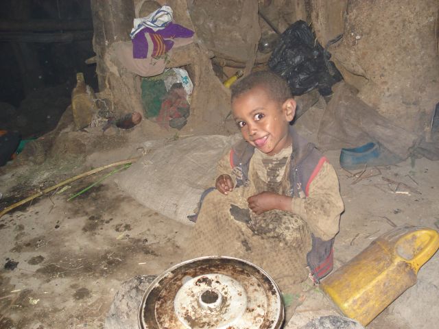Zdjęcia: wioska Geech / Simien, Amhara, Syn gospodarza, ETIOPIA Zdjęcia: wioska Geech / Simien, Amhara, Syn gospodarza, ETIOPIA