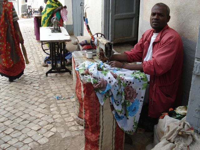 Zdjęcia: Harar, Harari, Krawiec, ETIOPIA Zdjęcia: Harar, Harari, Krawiec, ETIOPIA