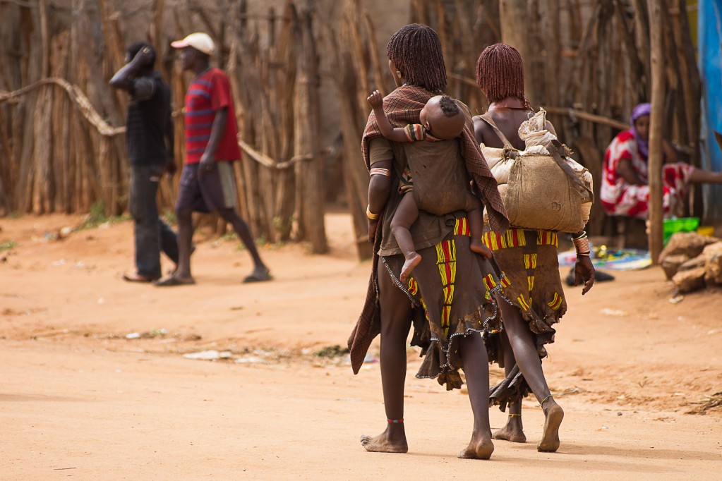 Zdjęcia: Dimeka, Dolina Omo, Powrót do domu, ETIOPIA Zdjęcia: Dimeka, Dolina Omo, Powrót do domu, ETIOPIA