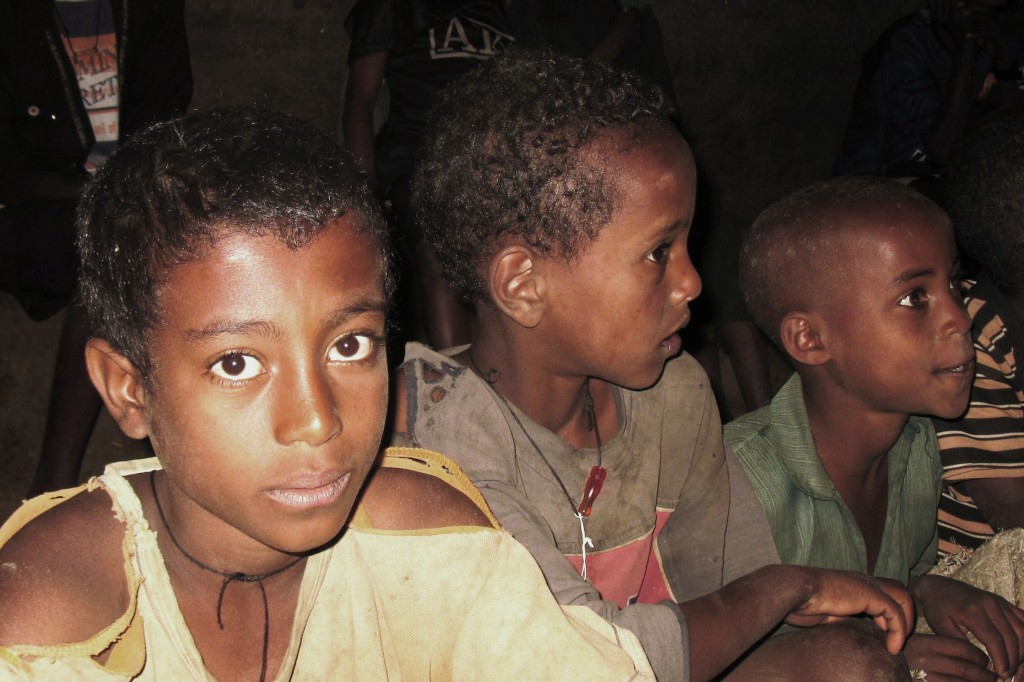 Zdjęcia: Prowincja koło Bahir Dar, Północna Etiopia, Szkoła, ETIOPIA Zdjęcia: Prowincja koło Bahir Dar, Północna Etiopia, Szkoła, ETIOPIA