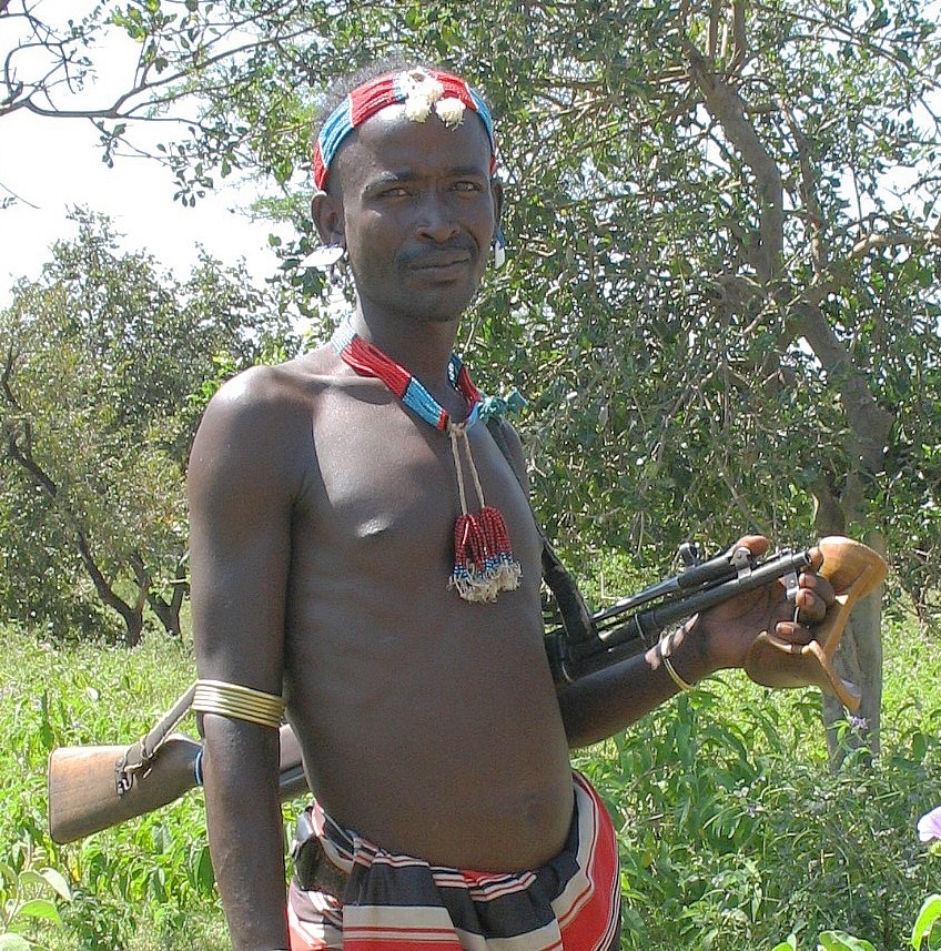 Zdjęcia: Dolina Omo, Wojownik z poduszką, ETIOPIA Zdjęcia: Dolina Omo, Wojownik z poduszką, ETIOPIA