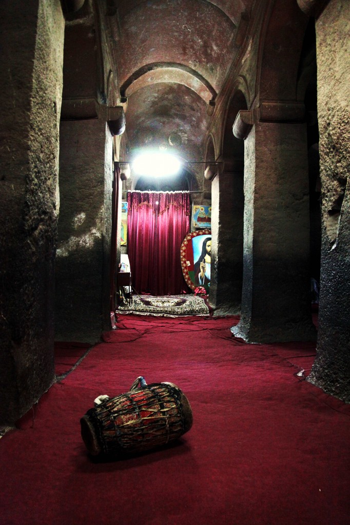 Zdjęcia: Kościół Bete Medhane Alem, Lalibela, Wnętrze, ETIOPIA Zdjęcia: Kościół Bete Medhane Alem, Lalibela, Wnętrze, ETIOPIA