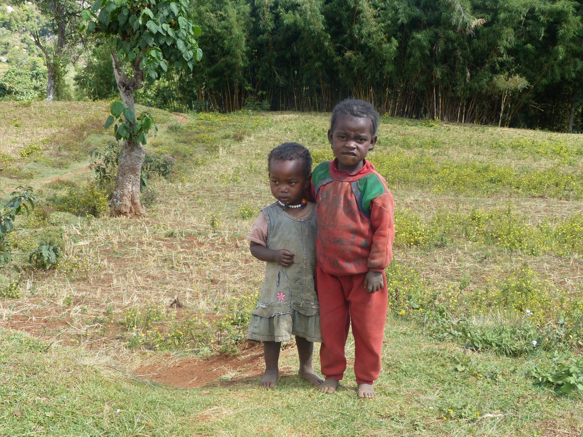Zdjęcia: Dorze, DOLINA OMO, Maluchy Dorze, ETIOPIA Zdjęcia: Dorze, DOLINA OMO, Maluchy Dorze, ETIOPIA