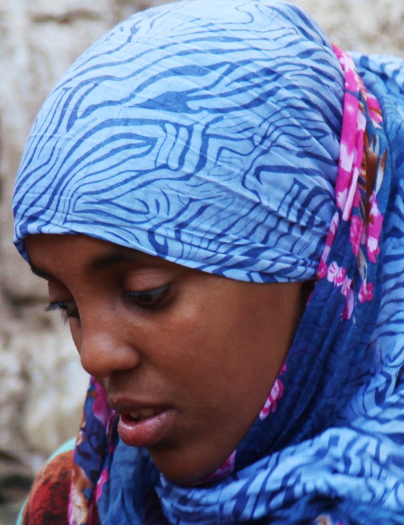 Zdjęcia: Bazar, Harar , Młoda kobieta, ETIOPIA Zdjęcia: Bazar, Harar , Młoda kobieta, ETIOPIA
