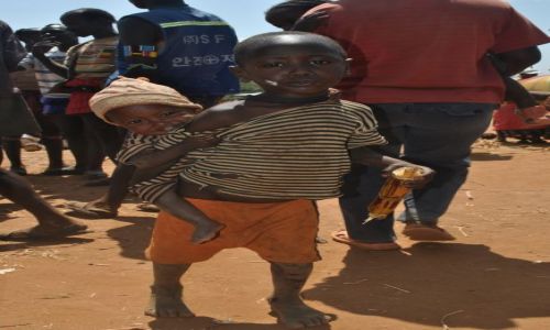 Zdjcie ETIOPIA / Pd Etiopia  / Hamerowie / Dzieci bawia dzieci