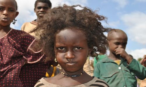 Zdjecie ETIOPIA / Srd Etiopia  / Srd Etiopia / Dziewczynka z rozwianym wosem 