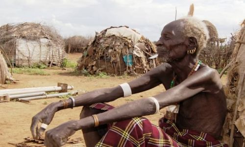 Zdjęcie ETIOPIA / Omo / Omorate / Bo liczy się stoicki spokój