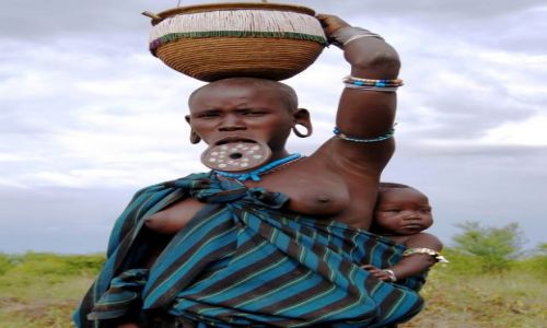 Zdjecie ETIOPIA / Omo / Bodu / Czy wy wiecie ile mam na gowie??!!