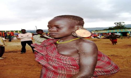 Zdjecie ETIOPIA / Omo / Dinak / Zdobienia