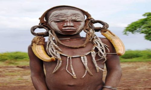 Zdjcie ETIOPIA / Omo / Bodu / Oburzenie