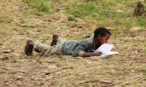 Zdjecie ETIOPIA / Gondar / Gondar / Czy wiecie ze 8- 15 € miesicznie mona pomc dzieciakom  takim jak on... skoczy szkol?