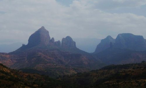 Zdjcie ETIOPIA / Semien Park / Na skalistych drogach parku / Gry