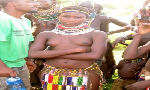 Zdjęcie ETIOPIA / AFRYKA / Z WIZYTA W WIOSCE DOLINY OMO / ETIOPIA - DOLINA OMO