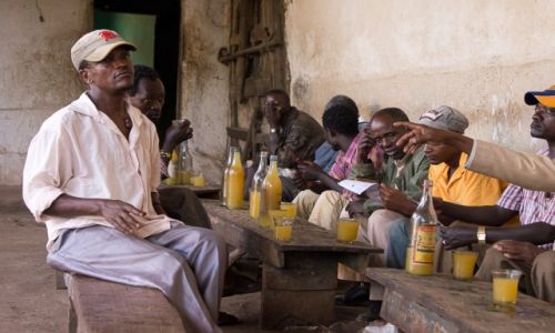 Zdjecie ETIOPIA / Etiopia / Jinka / Lokalna pijalnia teju