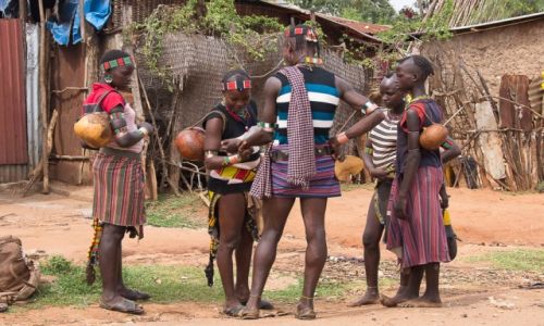 Zdjcie ETIOPIA / Dolina Omo / targ w Dimece / Oooo! Nowa biu!