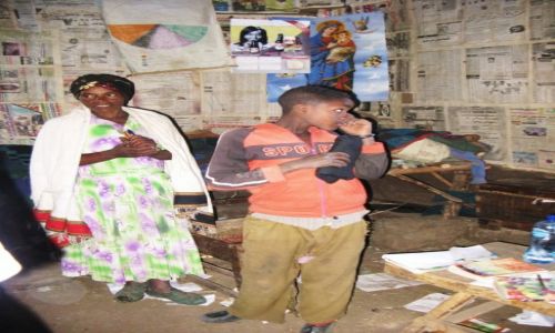 Zdjecie ETIOPIA / Pnocna Etiopia / Przedmiecie Addis Abeby / Tak mieszkamy