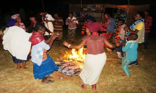 Zdjcie ETIOPIA / Dolina Omo / Wioska Dorze / Powitalne tace