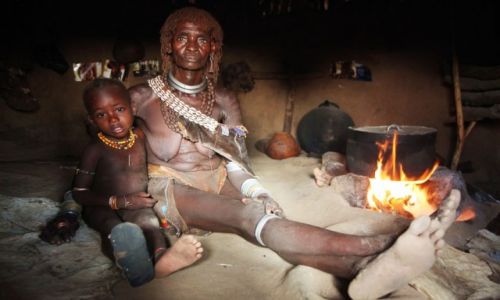 Zdjecie ETIOPIA / Dolina Omo / Wioska Labale / Domowe ognisko