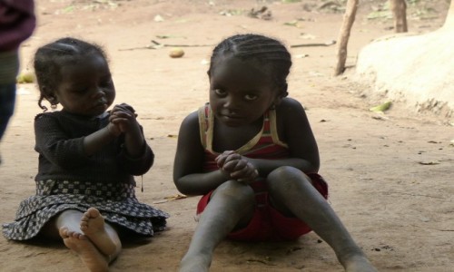 Zdjcie ETIOPIA / Dolina Omo / Wioska Ari / Maluchy Ari