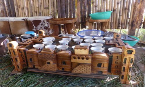 Zdjęcie ETIOPIA / Połnoc / W drodze nad jezioro Tana / Stolik z zabytkami Etiopii